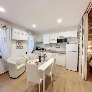 https://maison-cavour.hotelsalgherosardinia.com
